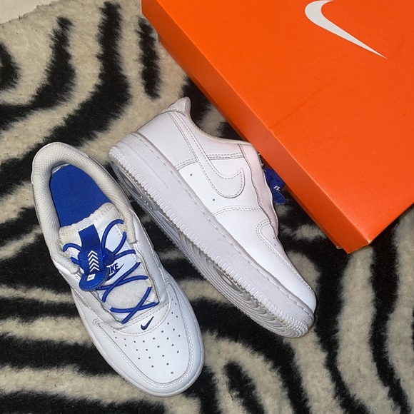 Nike Air Force 1 - Picture 3 of 4